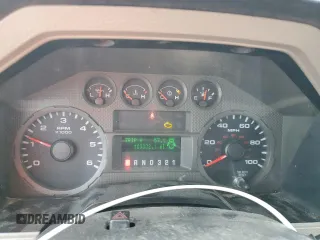 2008 Ford F-250 XL z VIN 1FTSW21Y28EB35230, wystawiony jako Copart lot #86930534 z przebiegiem 103 332 mil mil oraz Czysty tytuł • Clean title. Historia ofert i sprzedaży dostępna na DreamBid. Obrazek 9.