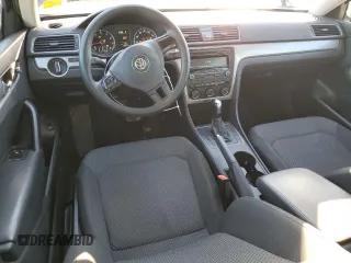 2015 Volkswagen Passat Limited Edition Edition z VIN 1VWAT7A38FC097398, wystawiony jako Copart lot #46146545 z przebiegiem 183 577 mil mil oraz Szkoda całkowita • Salvage title. Historia ofert i sprzedaży dostępna na DreamBid. Obrazek 8.