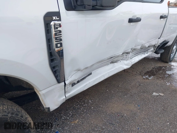 2024 Ford F-250 XL with VIN 1FT7W2BT2REF16747, listed as a IAAI auction lot 41321209 with 10,840 mi miles and . Bid and sale history available at DreamBid. Image 6.