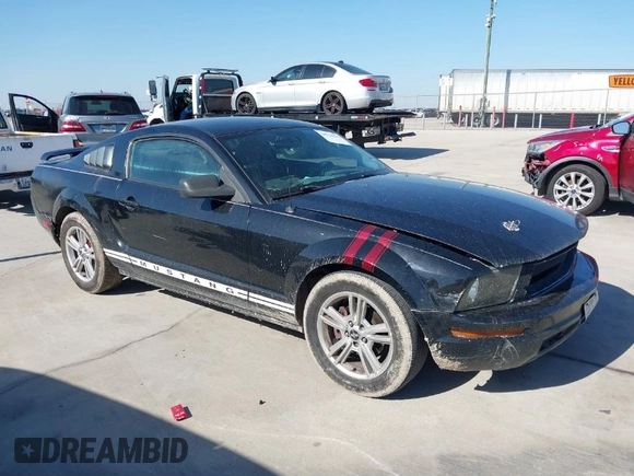 2006 Ford Mustang Standard with VIN 1ZVFT80N065139002, listed as a IAAI auction lot 38550026 with 227,614 mi miles. Bid and sale history available at carsss.com. Image 1.