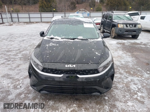 2023 Kia Forte LXS z VIN 3KPF24AD9PE511818, wystawiony jako IAAI lot #41554269 z przebiegiem 16 465 mil mil oraz . Historia ofert i sprzedaży dostępna na DreamBid. Obrazek 12.