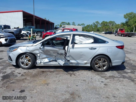 2019 Hyundai Sonata Sport with VIN 5NPE34AF1KH816034, listed as a IAAI auction lot 41886886 with 191,247 mi miles. Bid and sale history available at carsss.com. Image 15.