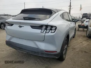 2022 Ford Mustang Mach-E Select z VIN 3FMTK1SS2NMA18639, wystawiony jako Copart lot #83831634 z przebiegiem 8 454 mil mil oraz Szkoda całkowita • Salvage title. Historia ofert i sprzedaży dostępna na DreamBid. Obrazek 3.