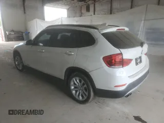 2015 BMW X1 xDrive28i z VIN WBAVL1C59FVY40829, wystawiony jako Copart lot #55838345 z przebiegiem 79 471 mil mil oraz Nie do naprawy • Non repairable. Historia ofert i sprzedaży dostępna na DreamBid. Obrazek 2.