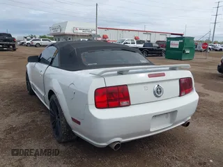 2007 Ford Mustang Deluxe with VIN 1ZVFT84N675266543, listed as a IAAI auction lot 41106799 with 132,127 mi miles and . Bid and sale history available at carsss.com. Image 3.