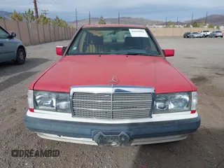 1992 Mercedes-Benz 190 z VIN WDBDA29DXNF899176, wystawiony jako IAAI lot #41829844 z przebiegiem 167 030 mil mil oraz . Historia ofert i sprzedaży dostępna na DreamBid. Obrazek 6.