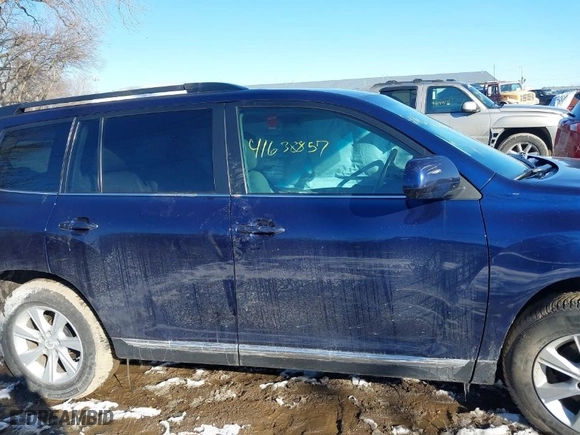 2011 Toyota Highlander with VIN 5TDBK3EH3BS080512, listed as a IAAI auction lot 41638857 with 251,903 mi miles. Bid and sale history available at carsss.com. Image 13.