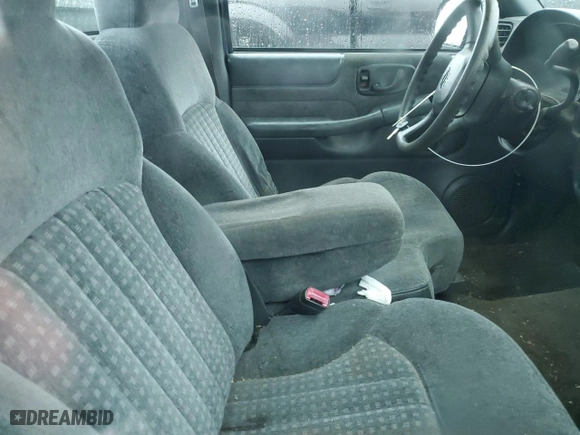 2000 Chevrolet S-10 LS with VIN 1GCCS1447Y8118831, listed as a Copart auction lot 84090064 with 0 mi miles and Salvage Title. Bid and sale history available at carsss.com. Image 10.