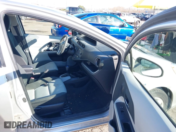 2014 Toyota Prius One z VIN JTDKDTB32E1574607, wystawiony jako IAAI lot #41724312 z przebiegiem 102 612 mil mil oraz . Historia ofert i sprzedaży dostępna na DreamBid. Obrazek 5.