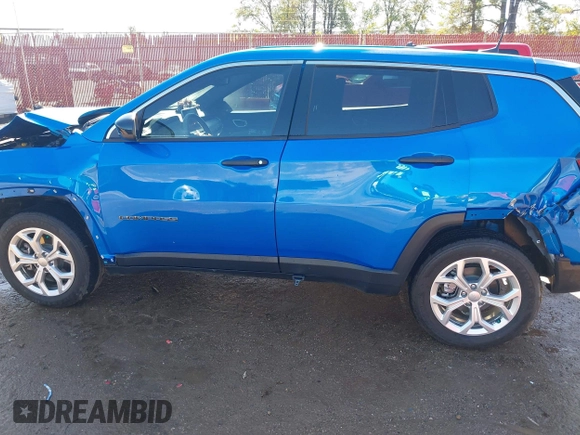 2024 Jeep Compass Sport с VIN 3C4NJDAN7RT139515, выставлен на аукционе IAAI как лот 40888483 с пробегом 7 253 миль миль и . История ставок и продаж доступна на DreamBid. Изображение 17.