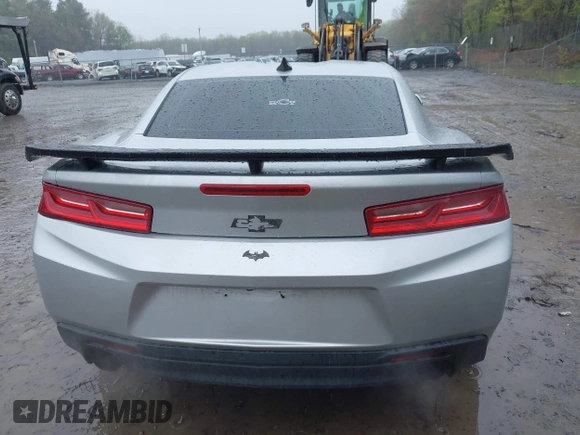 2017 Chevrolet Camaro 1LT z VIN 1G1FB1RXXH0179842, wystawiony jako IAAI lot #42192280 z przebiegiem 89 548 mil mil oraz . Historia ofert i sprzedaży dostępna na DreamBid. Obrazek 16.