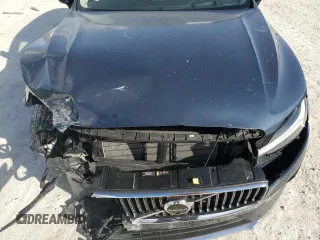 2022 Volvo XC60 Recharge Plug-In Hybrid Inscription with VIN YV4H60DL2N1069891, listed as a Copart auction lot 84258724 with 13,365 mi miles and Salvage Title. Bid and sale history available at carsss.com. Image 12.