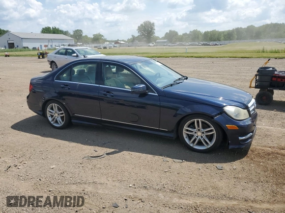 2012 Mercedes-Benz C 300 Sport с VIN WDDGF8BB7CR230330, выставлен на аукционе Copart как лот 62830105 с пробегом 104 116 миль миль и Чистый • Clean title. История ставок и продаж доступна на DreamBid. Изображение 4.
