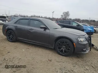 2019 Chrysler 300 S z VIN 2C3CCABG8KH594943, wystawiony jako Copart lot #49223225 z przebiegiem 60 893 mil mil oraz Szkody całkowita. Historia ofert i sprzedaży dostępna na DreamBid. Obrazek 4.