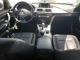 2013 BMW 3 Series 328i z VIN WBA3C1C56DF436269, wystawiony jako Copart lot #57311725 z przebiegiem 139 482 mil mil oraz Szkody całkowita. Historia ofert i sprzedaży dostępna na DreamBid. Obrazek 8.