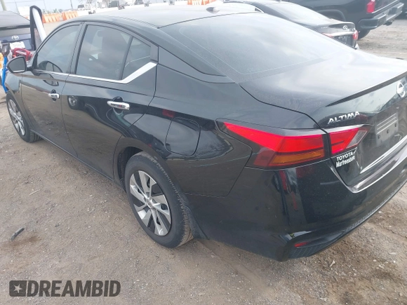 2020 Nissan Altima S with VIN 1N4BL4BV4LC116925, listed as a IAAI auction lot 41794322 with 134,133 mi miles and . Bid and sale history available at DreamBid. Image 3.