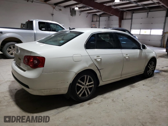 2006 Volkswagen Jetta 2.5L with VIN 3VWSF71K56M621057, listed as a Copart auction lot 45646075 with 198,098 mi miles and Salvage title. Bid and sale history available at DreamBid. Image 3.