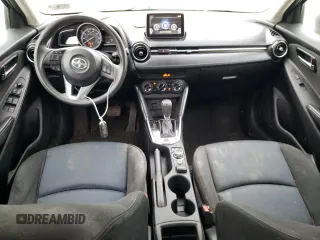 2016 Scion iA z VIN 3MYDLBZV3GY100873, wystawiony jako Copart lot #58972413 z przebiegiem 223 551 mil mil oraz . Historia ofert i sprzedaży dostępna na DreamBid. Obrazek 8.