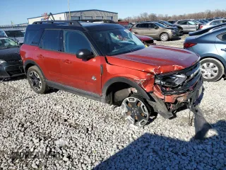 2023 Ford Bronco Sport Outer Banks z VIN 3FMCR9C6XPRE35525, wystawiony jako Copart lot #44728925 z przebiegiem 27 264 mil mil oraz Szkoda całkowita • Salvage title. Historia ofert i sprzedaży dostępna na DreamBid. Obrazek 4.