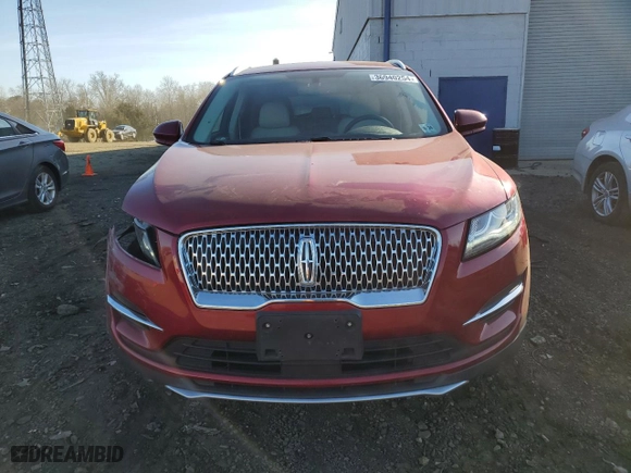 2019 Lincoln MKC Standard with VIN 5LMCJ1D98KUL51817, listed as a Copart auction lot 36940254 with 25,877 mi miles. Bid and sale history available at carsss.com. Image 5.