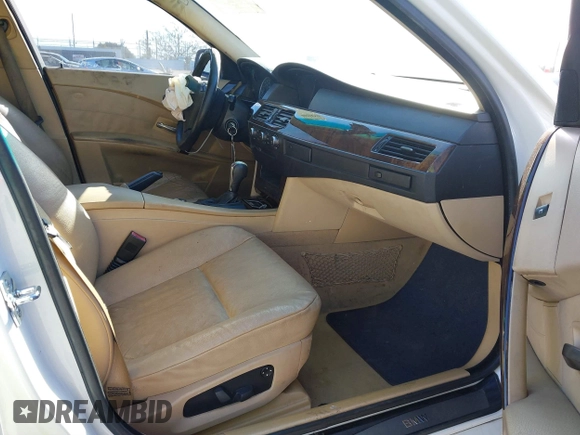 2006 BMW 5 Series 525i with VIN WBANE53516CK84092, listed as a IAAI auction lot 41593364 with 177,580 mi miles. Bid and sale history available at carsss.com. Image 5.