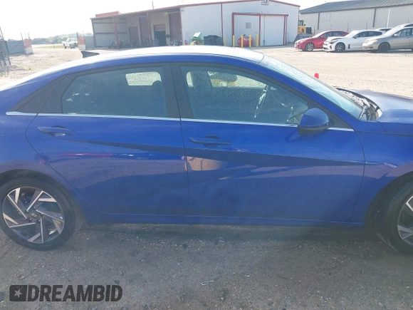 2025 Hyundai Elantra SEL Convenience with VIN KMHLS4DG1SU923939, listed as a IAAI auction lot 41893798 with 3,653 mi miles. Bid and sale history available at carsss.com. Image 13.