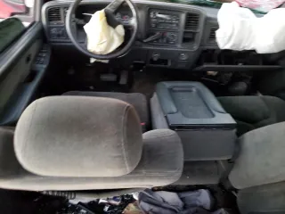 2003 Chevrolet Silverado 1500HD LS z VIN 1GCGK13U33F149033, wystawiony jako Copart lot #80971944 z przebiegiem Nie podano mil oraz Szkoda całkowita • Salvage title. Historia ofert i sprzedaży dostępna na DreamBid. Obrazek 8.