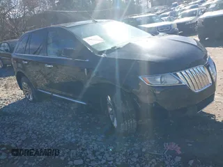 2013 Lincoln MKX with VIN 2LMDJ6JK9DBL37658, listed as a IAAI auction lot 40815202 with 117,640 mi miles. Bid and sale history available at carsss.com. Image 1.
