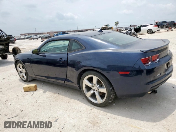 2012 Chevrolet Camaro 2LT z VIN 2G1FC1E33C9160967, wystawiony jako Copart lot #57489325 z przebiegiem 148 155 mil mil oraz Czysty tytuł • Clean title. Historia ofert i sprzedaży dostępna na DreamBid. Obrazek 2.