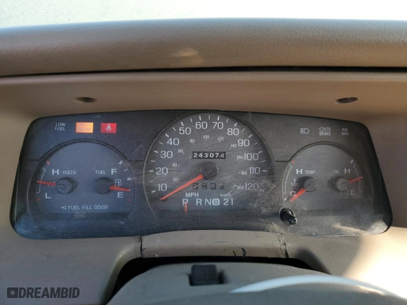 2005 Mercury Grand Marquis LS Premium with VIN 2MEFM75W05X614607, listed as a Copart auction lot 85813964 with 243,074 mi miles and Salvage Title. Bid and sale history available at carsss.com. Image 9.