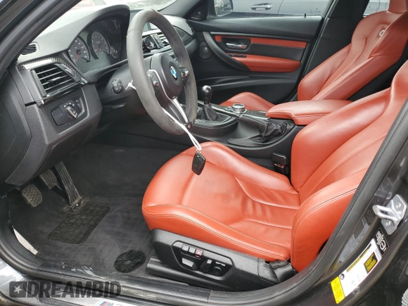 2015 BMW M3 z VIN WBS3C9C57FP803459, wystawiony jako Copart lot #78265344 z przebiegiem 32 535 mil mil oraz Szkoda całkowita • Salvage title. Historia ofert i sprzedaży dostępna na DreamBid. Obrazek 7.