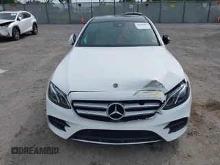 2018 Mercedes-Benz E 300 z VIN WDDZF4JBXJA448650, wystawiony jako IAAI lot #42343961 z przebiegiem 92 810 mil mil oraz . Historia ofert i sprzedaży dostępna na DreamBid. Obrazek 12.