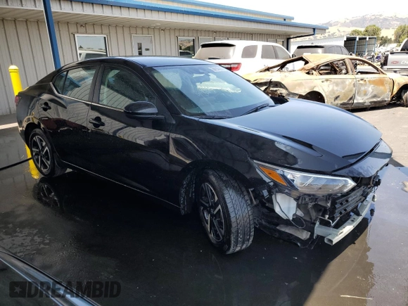 2024 Nissan Sentra SV z VIN 3N1AB8CV8RY220741, wystawiony jako Copart lot #61267055 z przebiegiem 53 318 mil mil oraz Szkoda całkowita • Salvage title. Historia ofert i sprzedaży dostępna na DreamBid. Obrazek 4.