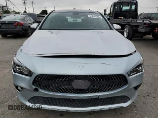 2023 Mercedes-Benz CLA 250 z VIN W1K5J4GB7PN386050, wystawiony jako Copart lot #58866305 z przebiegiem 14 883 mil mil oraz Szkoda całkowita • Salvage title. Historia ofert i sprzedaży dostępna na DreamBid. Obrazek 5.