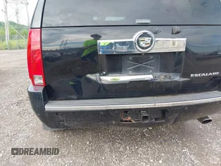 2007 Cadillac Escalade z VIN 1GYFK63837R400983, wystawiony jako IAAI lot #42211005 z przebiegiem 181 006 mil mil oraz . Historia ofert i sprzedaży dostępna na DreamBid. Obrazek 6.
