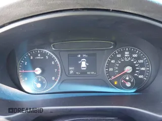 2019 Kia Sorento L z VIN 5XYPG4A38KG536055, wystawiony jako IAAI lot #42337435 z przebiegiem 48 184 mil mil oraz . Historia ofert i sprzedaży dostępna na DreamBid. Obrazek 7.