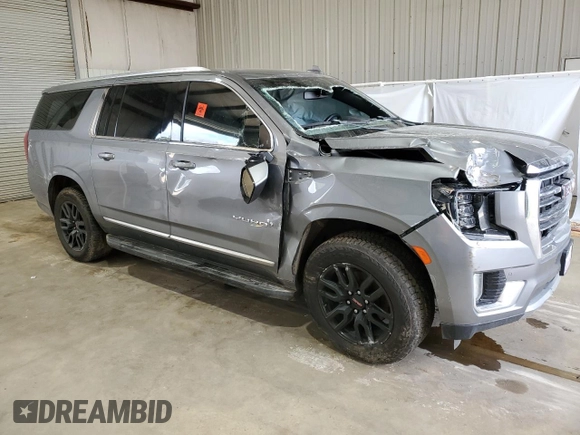 2021 GMC Yukon XL SLT with VIN 1GKS2GKT1MR310067, listed as a Copart auction lot 43961045 with 112,946 mi miles and Salvage Title. Bid and sale history available at carsss.com. Image 4.