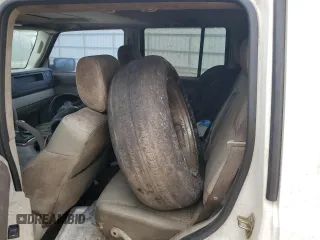2006 Jeep Commander Limited z VIN 1J8HH58N76C355045, wystawiony jako Copart lot #83713554 z przebiegiem Nie podano mil oraz Czysty tytuł • Clean title. Historia ofert i sprzedaży dostępna na DreamBid. Obrazek 11.