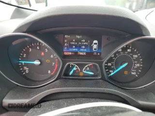 2017 Ford Escape SE z VIN 1FMCU9GD4HUE68604, wystawiony jako Copart lot #61170775 z przebiegiem 152 286 mil mil oraz Czysty tytuł • Clean title. Historia ofert i sprzedaży dostępna na DreamBid. Obrazek 9.