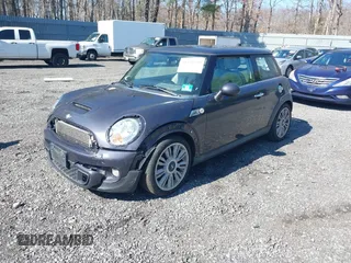 2012 MINI Hardtop S z VIN WMWSV3C51CTY16444, wystawiony jako IAAI lot #41934230 z przebiegiem 122 261 mil mil oraz . Historia ofert i sprzedaży dostępna na DreamBid. Obrazek 2.