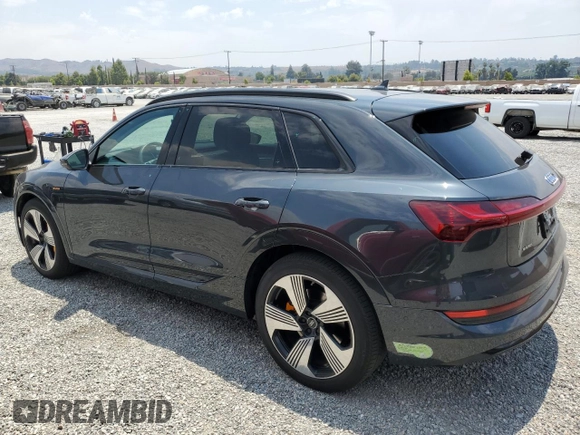 2023 Audi e-tron Premium Plus z VIN WA1LAAGE8PB024508, wystawiony jako Copart lot #62882574 z przebiegiem 20 633 mil mil oraz Szkoda całkowita • Salvage title. Historia ofert i sprzedaży dostępna na DreamBid. Obrazek 2.