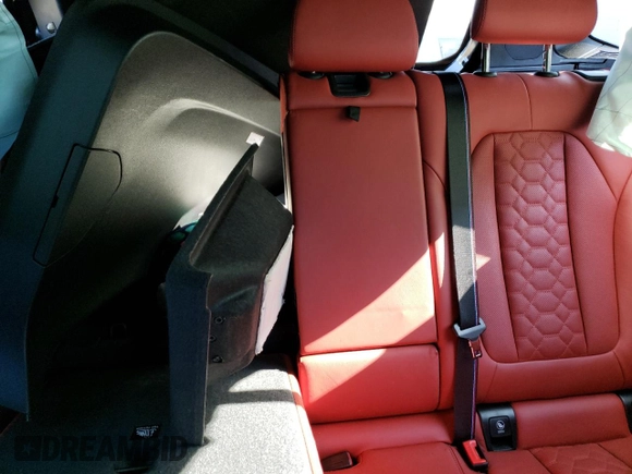 2022 BMW X3 M z VIN 5YM13EC04N9J81389, wystawiony jako Copart lot #68118072 z przebiegiem Nie podano mil oraz . Historia ofert i sprzedaży dostępna na DreamBid. Obrazek 10.