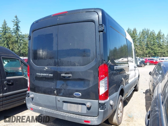 2015 Ford Transit Cargo z VIN 1FTYR2CM4FKA84548, wystawiony jako IAAI lot #42561069 z przebiegiem 174 469 mil mil oraz . Historia ofert i sprzedaży dostępna na DreamBid. Obrazek 4.