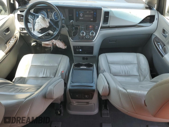 2017 Toyota Sienna XLE z VIN 5TDDZ3DC0HS188413, wystawiony jako Copart lot #53560135 z przebiegiem 187 950 mil mil oraz Szkoda całkowita • Salvage title. Historia ofert i sprzedaży dostępna na DreamBid. Obrazek 8.