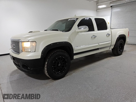 2011 GMC Sierra 1500 Denali z VIN 3GTP2XE21BG345323, wystawiony jako Copart lot #43329045 z przebiegiem 236 126 mil mil oraz Czysty tytuł • Clean title. Historia ofert i sprzedaży dostępna na DreamBid. Obrazek 1.