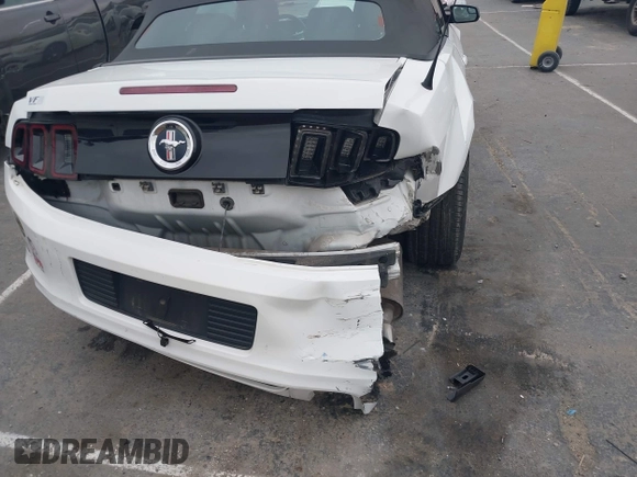 2014 Ford Mustang V6 with VIN 1ZVBP8EM8E5333696, listed as a IAAI auction lot 42042132 with 58,300 mi miles. Bid and sale history available at carsss.com. Image 6.