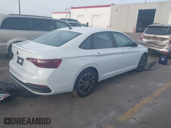 2022 Volkswagen Jetta Sport с VIN 3VWBM7BU1NM019096, выставлен на аукционе IAAI как лот 41906714 с пробегом 29 326 миль миль и . История ставок и продаж доступна на DreamBid. Изображение 4.