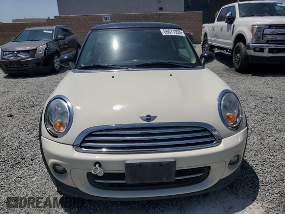 2013 MINI Hardtop z VIN WMWSU3C50DT685902, wystawiony jako Copart lot #58071935 z przebiegiem 114 908 mil mil oraz Szkoda całkowita • Salvage title. Historia ofert i sprzedaży dostępna na DreamBid. Obrazek 5.