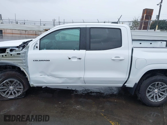 2024 Chevrolet Colorado 2WD LT with VIN 1GCPSCEK4R1172365, listed as a IAAI auction lot 41774526 with 4,836 mi miles. Bid and sale history available at carsss.com. Image 15.