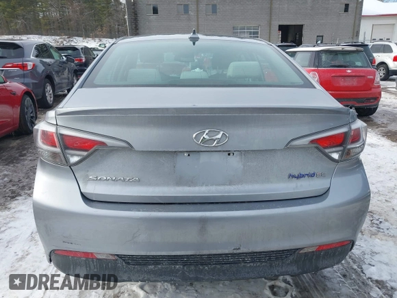 2016 Hyundai Sonata SE with VIN KMHE24L11GA036436, listed as a IAAI auction lot 41463969 with Not Provided miles and . Bid and sale history available at carsss.com. Image 15.